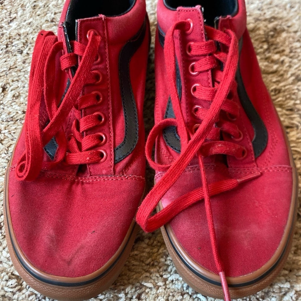 Vans Old Skool Red Gum Bottoms Mens Size 8 Womens Size 9.5 - Picture 2 of 6